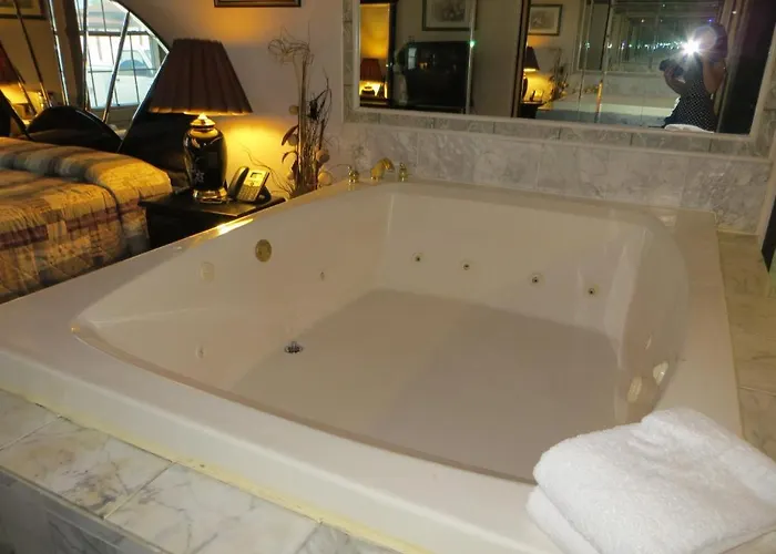 Hotel Hollywood & Suites 2*
