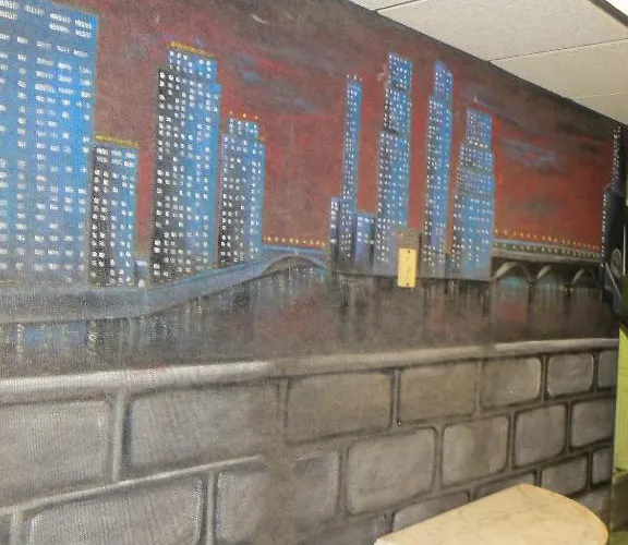 Hollywood & Suites Gurnee
