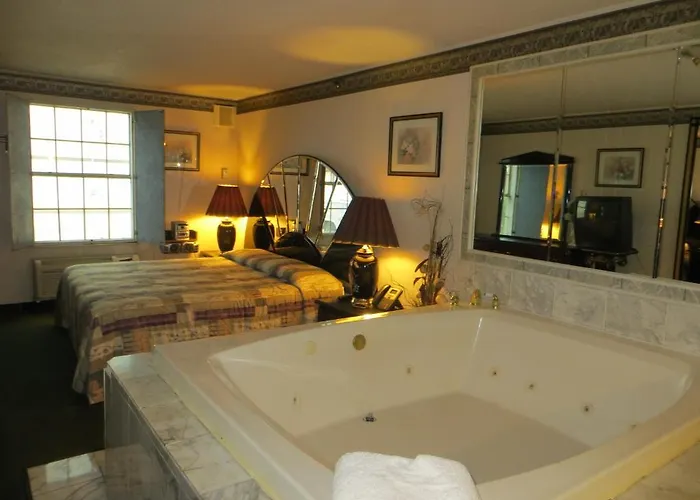 Hollywood & Suites Hotel