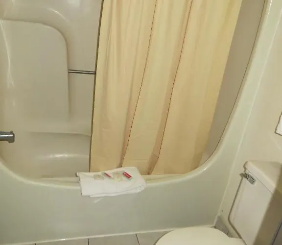 Hotel Hollywood & Suites 2*